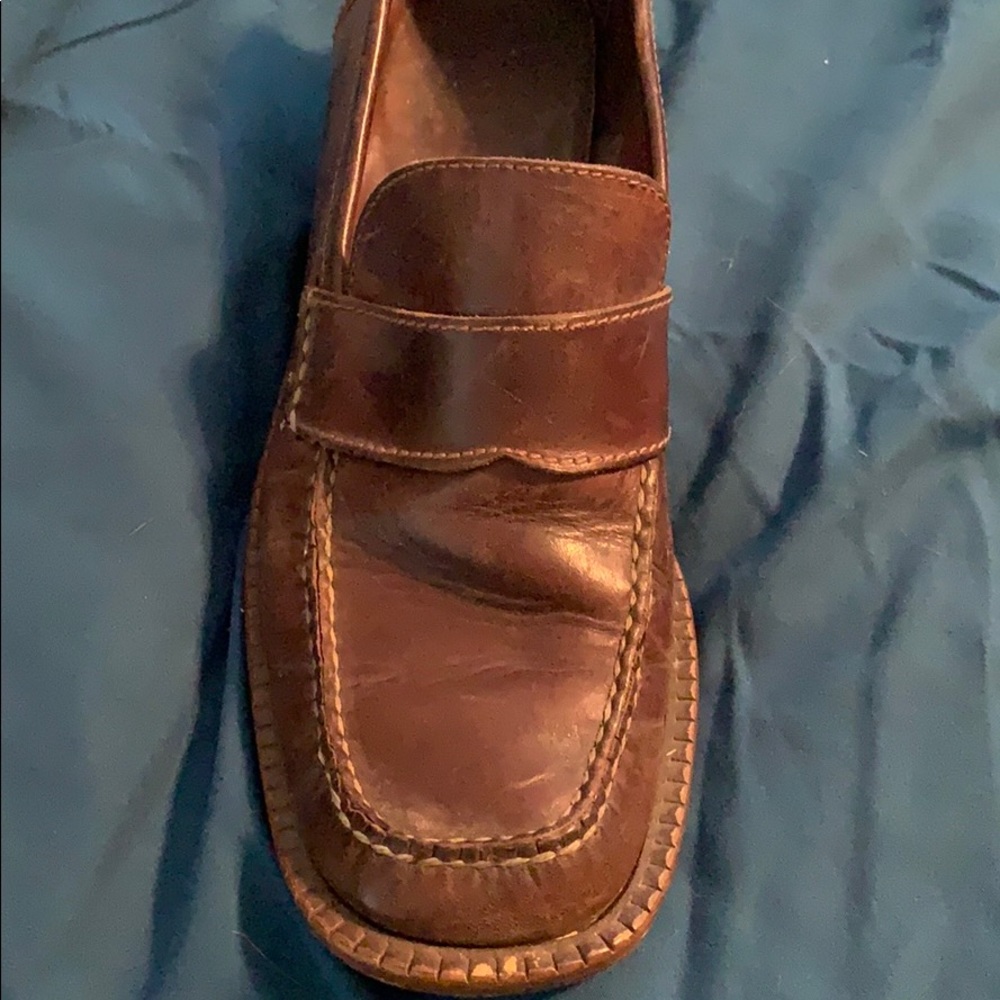 Gently worn Cole Haan loafers in 7.5.